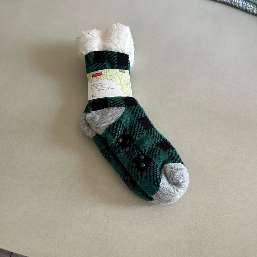 Charisma Cozy Green and Black Plaid  Mid-Crew Socks Size 9-11